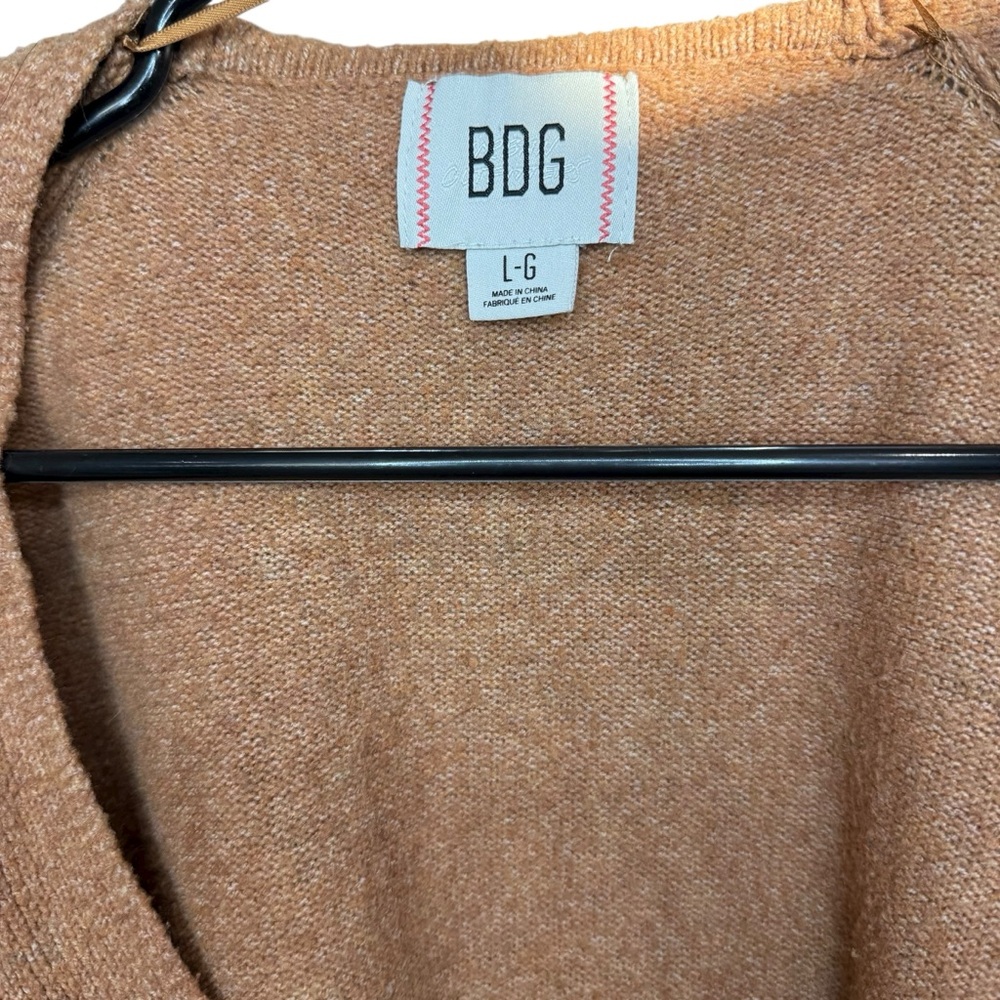 BDG Valeria Cropped V-Neck Sweater Size‎ Large - Picture 5 of 5